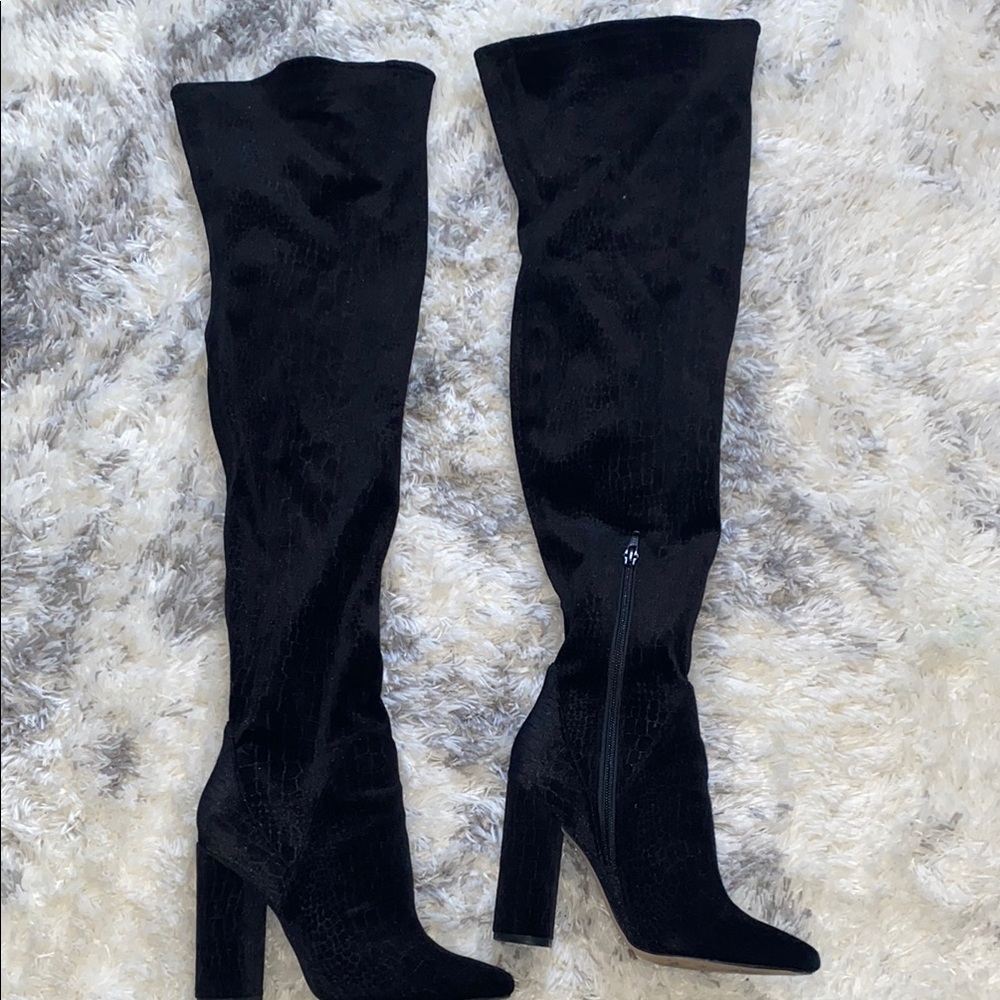 Elegant Black Over-the-Knee Boots
